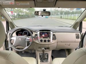 Xe Toyota Innova 2.0E 2016
