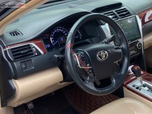 Xe Toyota Camry 2.0E 2012