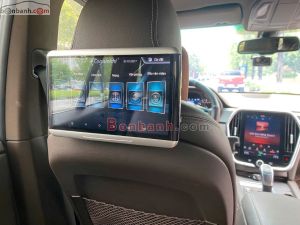 Xe VinFast Lux SA 2.0 Base 2.0 AT 2019