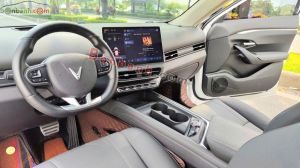 Xe VinFast VF7 Eco 2025