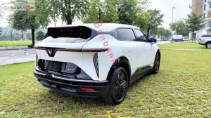 Xe VinFast VF7 Eco 2025