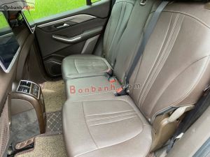 Xe VinFast Lux SA 2.0 Base 2.0 AT 2019