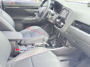 Xe Mitsubishi Outlander 2.0 CVT 2021